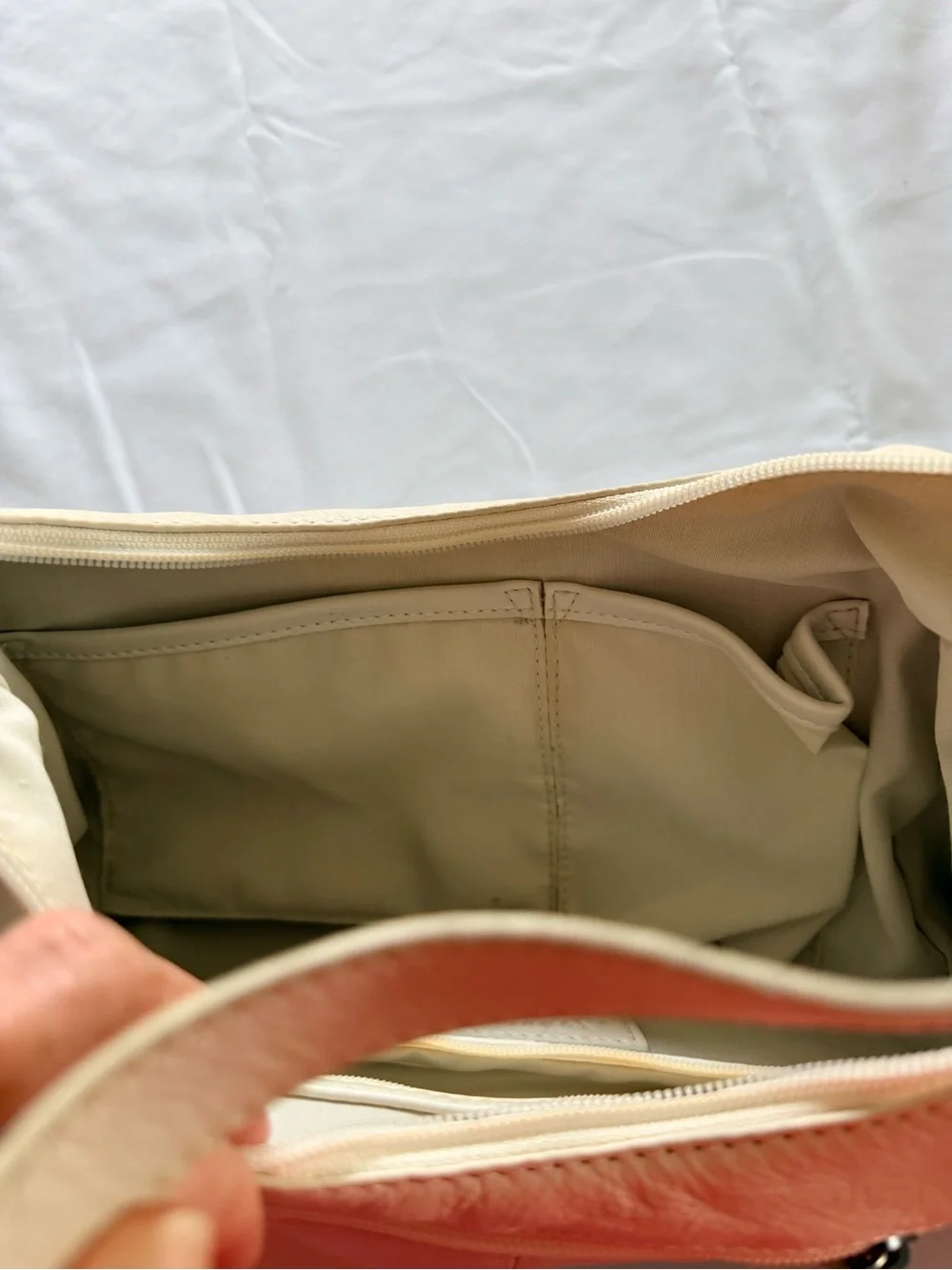 ST. JOHN’S BAY White Leather Hobo Shoulder Bag